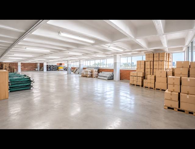 1,500M² BUILDING TO LET IN STAMFORD HILL